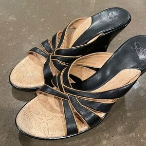 Sofft Black & Gold leather Wedge Sandals Size 10M
